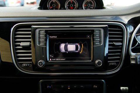 Volkswagen Beetle R LINE TDI BLUEMOTION TECHNOLOGY 23