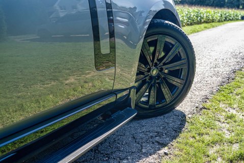 Land Rover Range Rover P440e SE 6