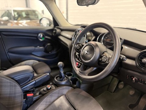 Mini Hatch 1.5 Cooper Classic 5dr 4
