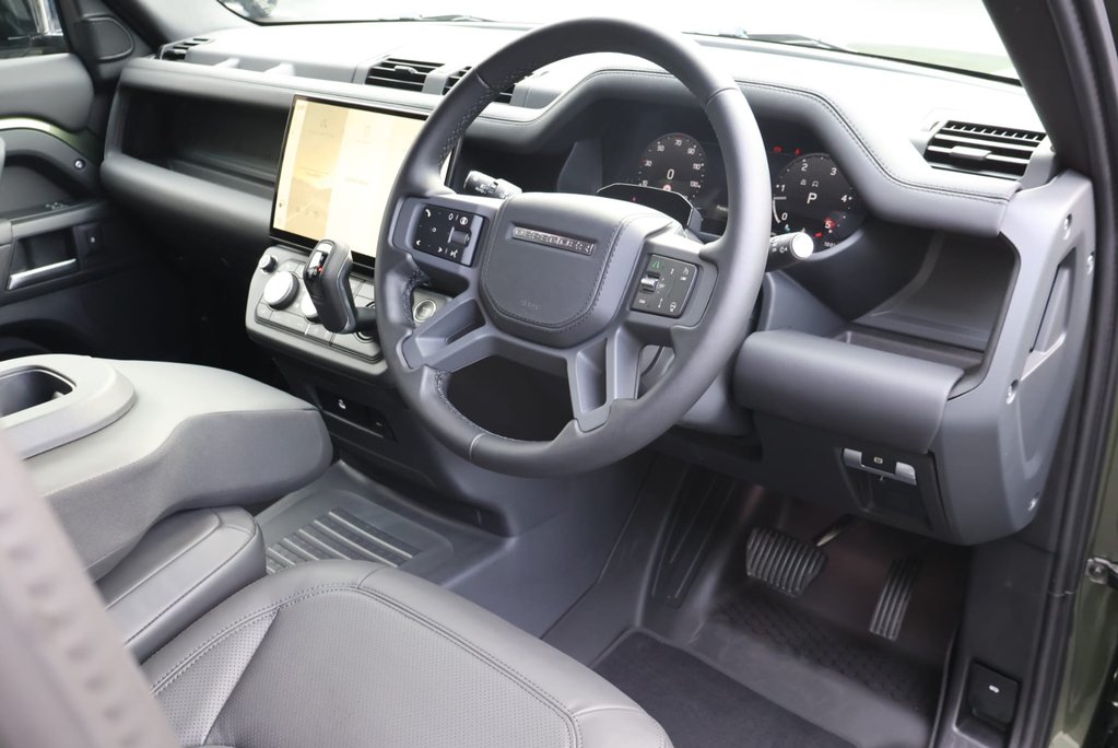 Land Rover Defender 110 BRAND NEW D350 HARD TOP X-DYNAMIC HSE STYLED BY SEEKER WITH REAR SEATS 17