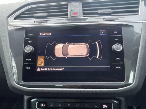 Volkswagen Tiguan 2.0 TDI SEL SUV 5dr Diesel DSG Euro 6 (s/s) (150 ps) 25