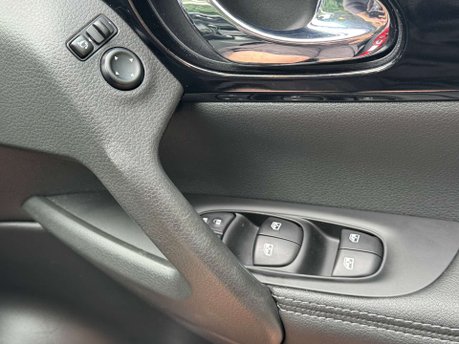 Nissan Qashqai 1.5 Qashqai Acenta Premium dCi 5dr 33