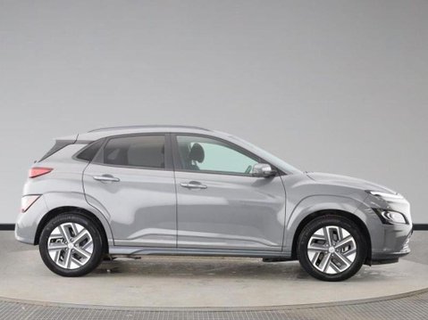Hyundai KONA PREMIUM 4