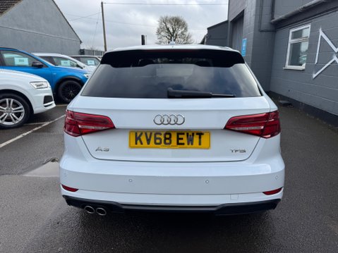 Audi A3 S LINE TFSI BLACK EDITION 4