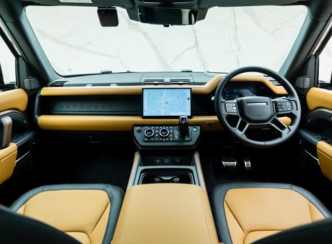 Land Rover Defender 110 X P400 18