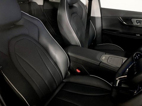 OMODA 5 1.6 TGDI Knight SUV 5dr Petrol DCT Euro 6 (s/s) (147 ps) 1 Owner - Cruise - 11