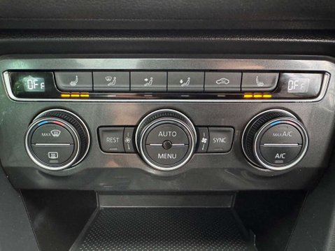 Volkswagen Tiguan 2.0 Tiguan SEL TDI BlueMotion Technology 4Motion Semi-Auto 4WD 5dr 34