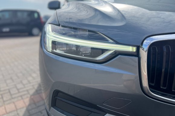 Volvo XC60 D4 MOMENTUM AWD AUTO 12