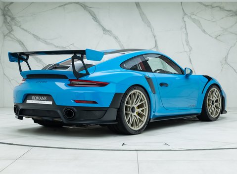 Porsche 911 GT2 RS Weissach (991) 3