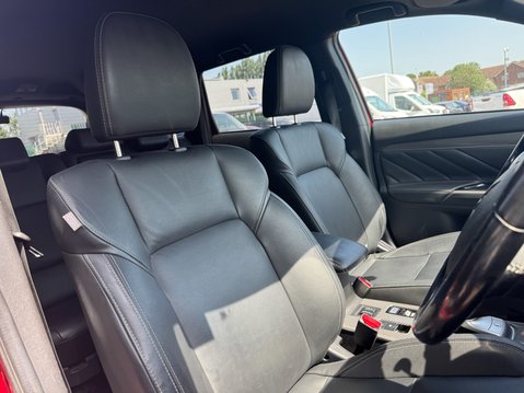 Mitsubishi Outlander (Sold) 2.4h TwinMotor 13.8kWh 4h SUV 5dr Petrol Plug-in Hybrid CVT 4WD Euro 10