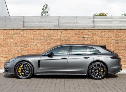 Porsche Panamera Turbo S E-Hybrid Sport Turismo 2