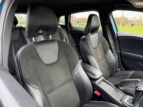 Volvo V40 2.0 D4 R-Design Euro 6 (s/s) 5dr 23