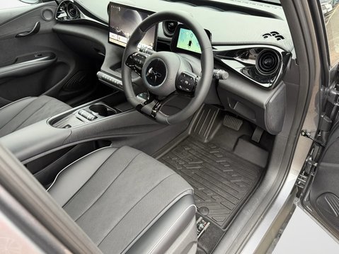 BYD Dolphin 150kW Design 60.4kWh 5dr Auto 17