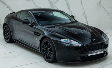 Aston Martin V12 Vantage S Coupe 10