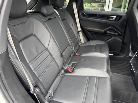 Porsche Cayenne V6 PLATINUM EDITION 33