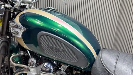 Triumph Bonneville 2004 ONLY 10K STUNNING MODERN CLASSIC NEW MOT 790CC 20