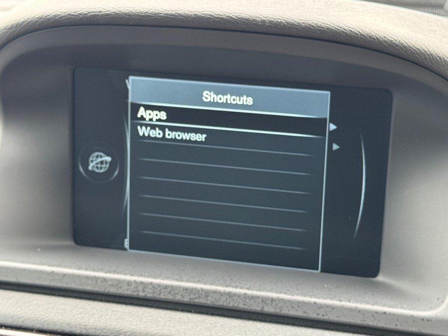 2015 Volvo V70 — image 24