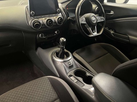 Nissan Juke 1.0 Juke N-Connecta DiG-T 5dr 35
