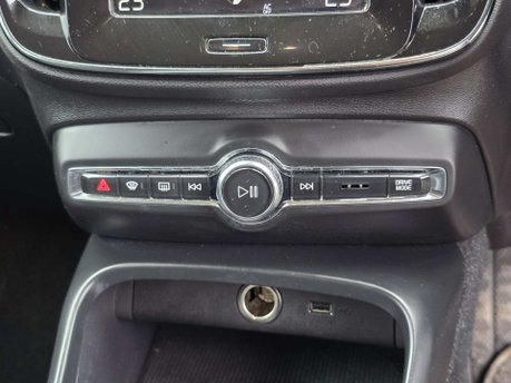 Volvo XC40 2.0 T4 Momentum SUV 5dr Petrol Auto AWD Euro 6 (s/s) (190 ps) 32
