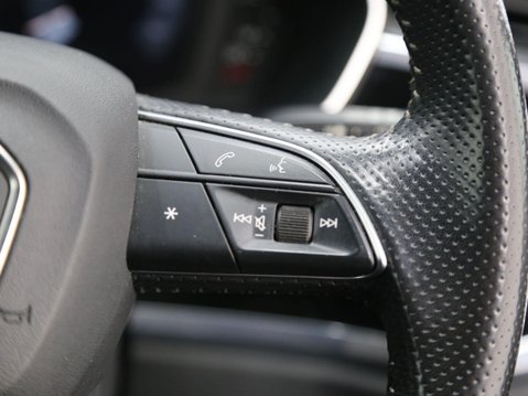 Audi Q3 1.5 TFSI CoD 35 S line S Tronic Euro 6 (s/s) 5dr 13