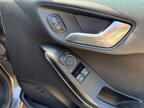 Ford Fiesta 1.0T EcoBoost Zetec Euro 6 (s/s) 5dr 19