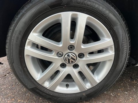 Volkswagen Golf SE TSI DSG 16