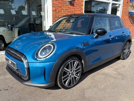 Mini Hatch 1.5 Cooper Exclusive Hatchback 5dr Petrol Steptronic Euro 6 (s/s) (136 ps)