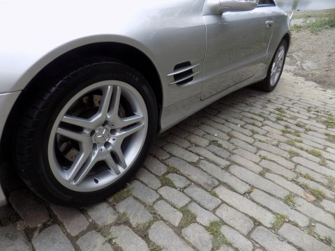 Mercedes-Benz SL Series SL500 37