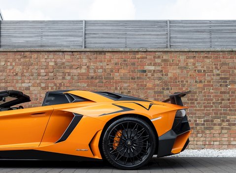 Lamborghini Aventador SV LP 750-4 Roadster 36