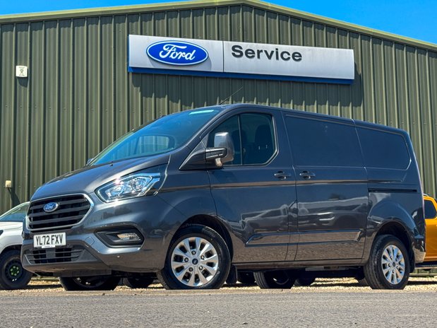Ford Transit Custom SWB L1H1 Low Roof Limited 280 Air Con Alloys Sensors 1