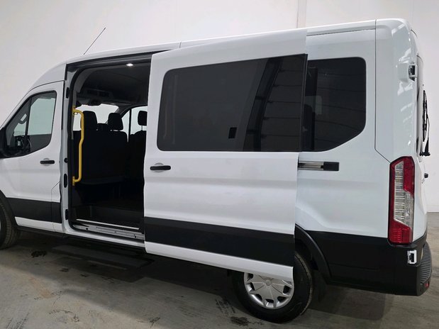 Ford Transit Transit 410 2.0L 130PS H2 14 Seater Trend 12