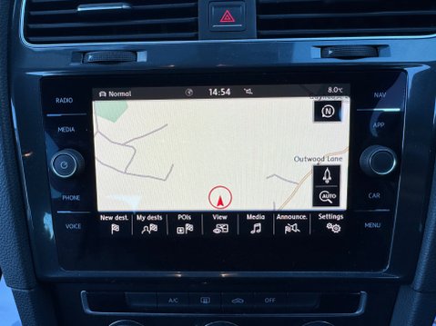 Volkswagen Golf SE NAVIGATION TSI EVO 29