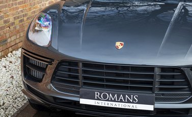 Porsche Macan Turbo 24