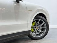 Porsche Cayenne 3.0 V6 E-Hybrid 14.1kWh SUV 5dr Petrol Plug-in Hybrid TiptronicS 4WD Euro 6 64