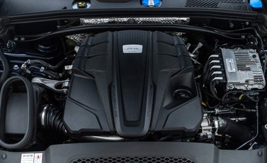 Porsche Macan GTS PDK 28