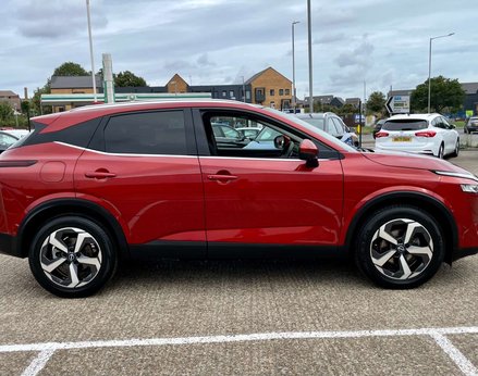 Nissan Qashqai 1.3 Qashqai N-Connecta DiG-T MHEV 5dr 10