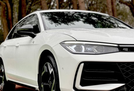 Volkswagen Passat R-LINE DSG 20