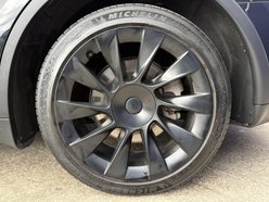 Tesla Model Y (Dual Motor) Long Range SUV 5dr Electric Auto 4WDE (384 bhp) 16