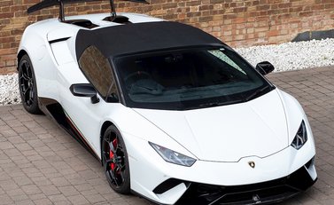Lamborghini Huracan Spyder LP640-4 Performante 7