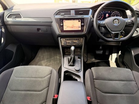 Volkswagen Tiguan 2.0 TDI SEL DSG 4Motion Euro 6 (s/s) 5dr 24
