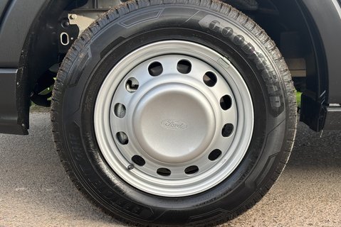 Ford Transit 350 Drw L3 165ps Crew Cab Tipper - 3.5t Towing Capacity / Air Con 34