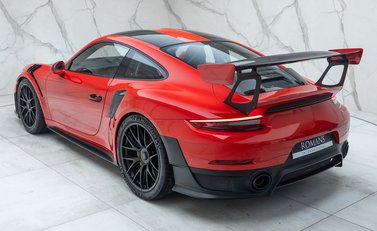 Porsche 911 GT2 RS Weissach (991) 12