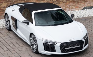Audi R8 V10 Plus Spyder 9