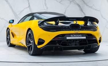 McLaren 750S 12