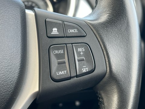 Suzuki Vitara SZ5 MHEV 32