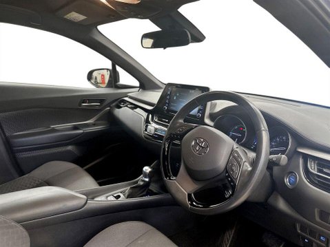 Toyota C-HR 1.8 VVT-h GPF Icon SUV 5dr Petrol Hybrid CVT Euro 6 (s/s) (122 ps) 12