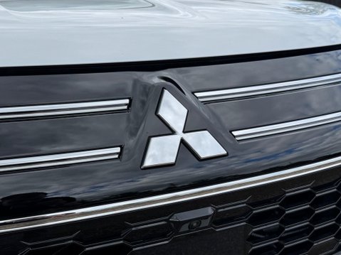 Mitsubishi Outlander 2.4 22.7kWh Diamond CVT 4WD Euro 6 (s/s) 5dr 44