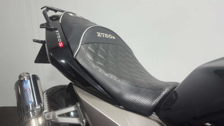 Kawasaki Z ZR750 2005 ONLY 20K NEW MOT SERVICED COMMUTER BIKE 750CC 14