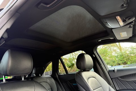 Mercedes-Benz GLC GLC 220 D 4MATIC AMG LINE PREMIUM - TWO OWNERS - PANORAMIC SUNROOF 50