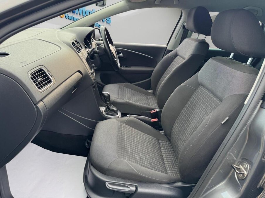 2017 Volkswagen Polo — image 32